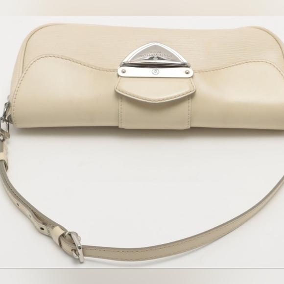 Authentic Louis Vuitton Epi Pochette Montaigne  - Picture 4 of 14